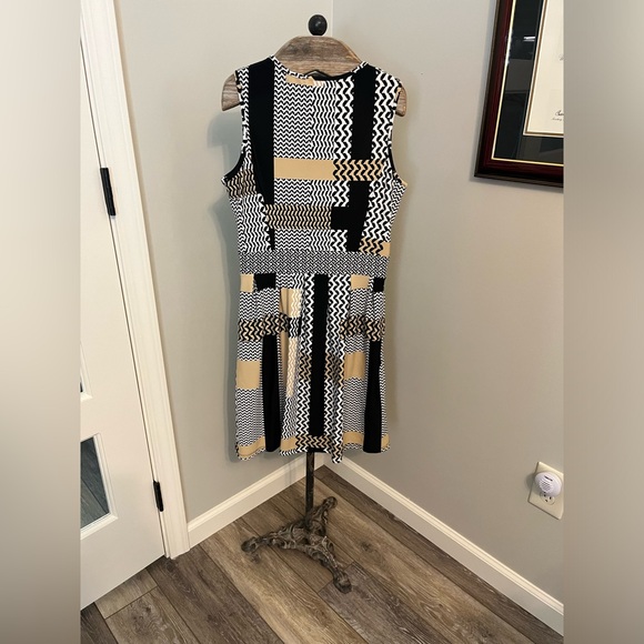 Super cute Jude Connally dress with pockets! - Picture 3 of 11